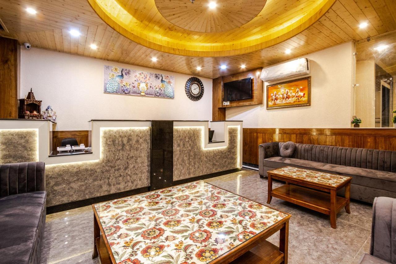 Suryansh Regency Manali Centrally Heated Air Cooled With Private Balconies Manāli Eksteriør bilde