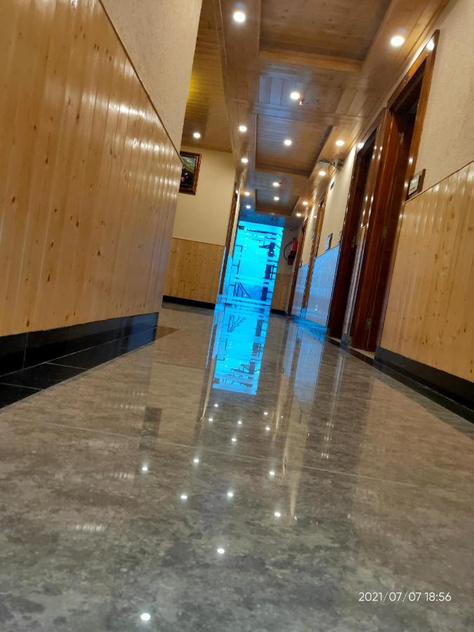 Suryansh Regency Manali Centrally Heated Air Cooled With Private Balconies Manāli Eksteriør bilde
